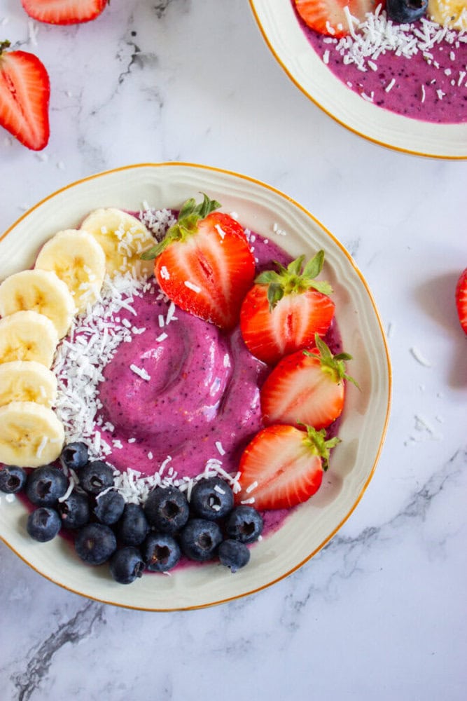 Mixed Berry Smoothie Bowl Mixed Berry Smoothie Bowl