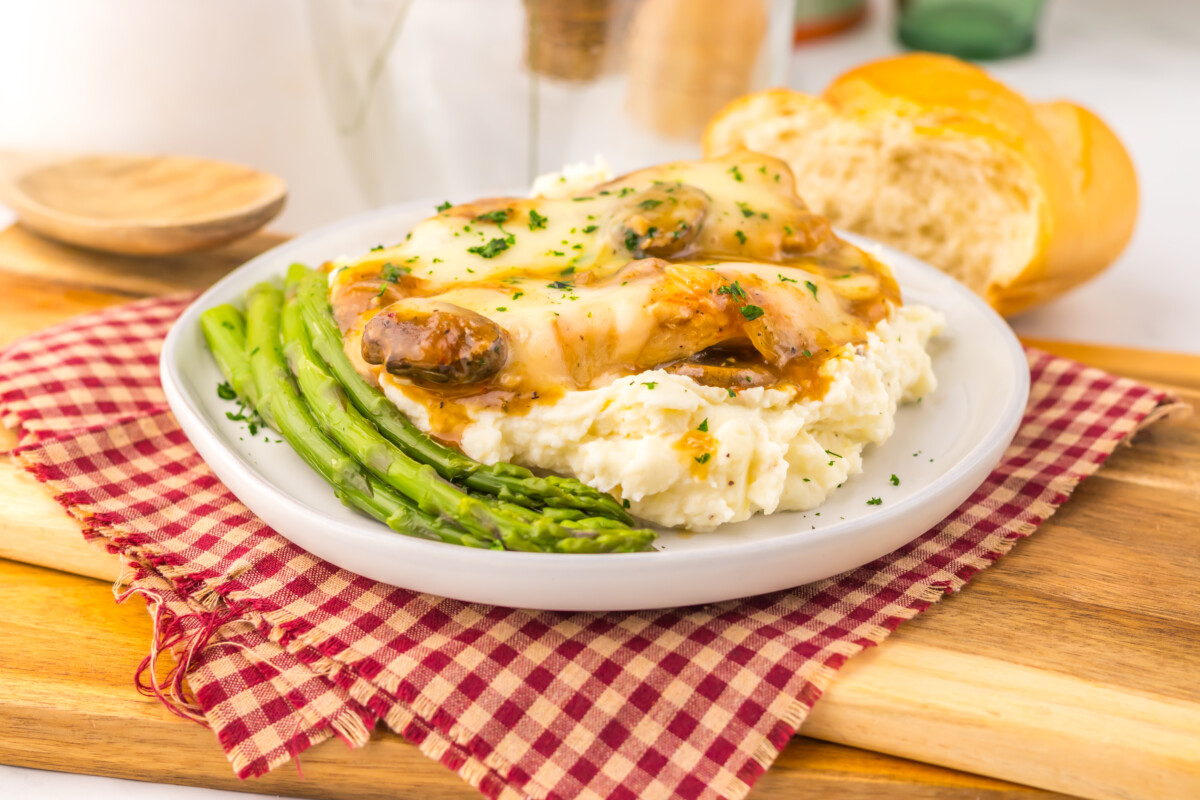 Slow Cooker Copycat Texas Roadhouse Smothered Chicken