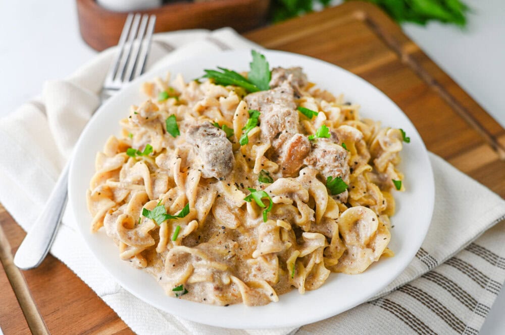 Slow Cooker Creamy Beef and Noodles