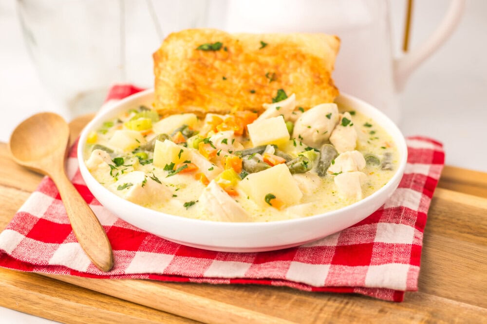 Slow Cooker Chicken Pot Pie Soup