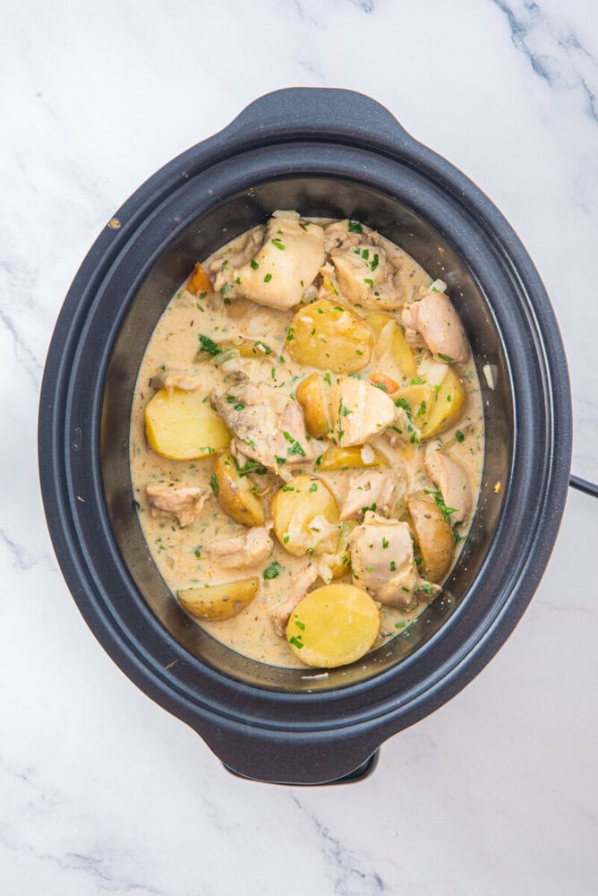 Creamy Chicken and Potatoes (Slow Cooker) Creamy Chicken and Potatoes (Slow Cooker)