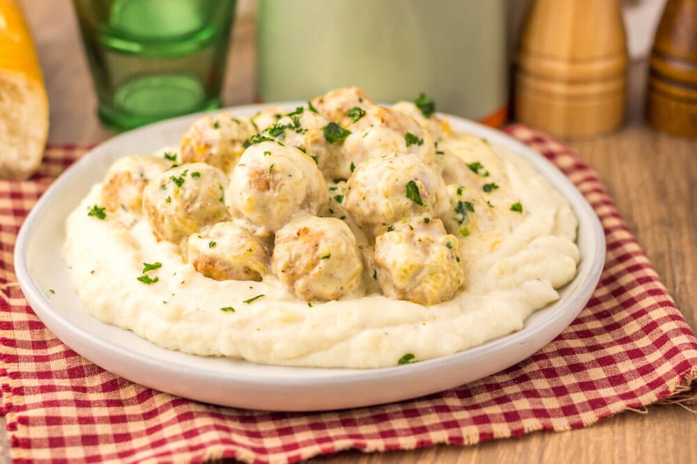 Slow Cooker Creamy Alfredo Meatballs