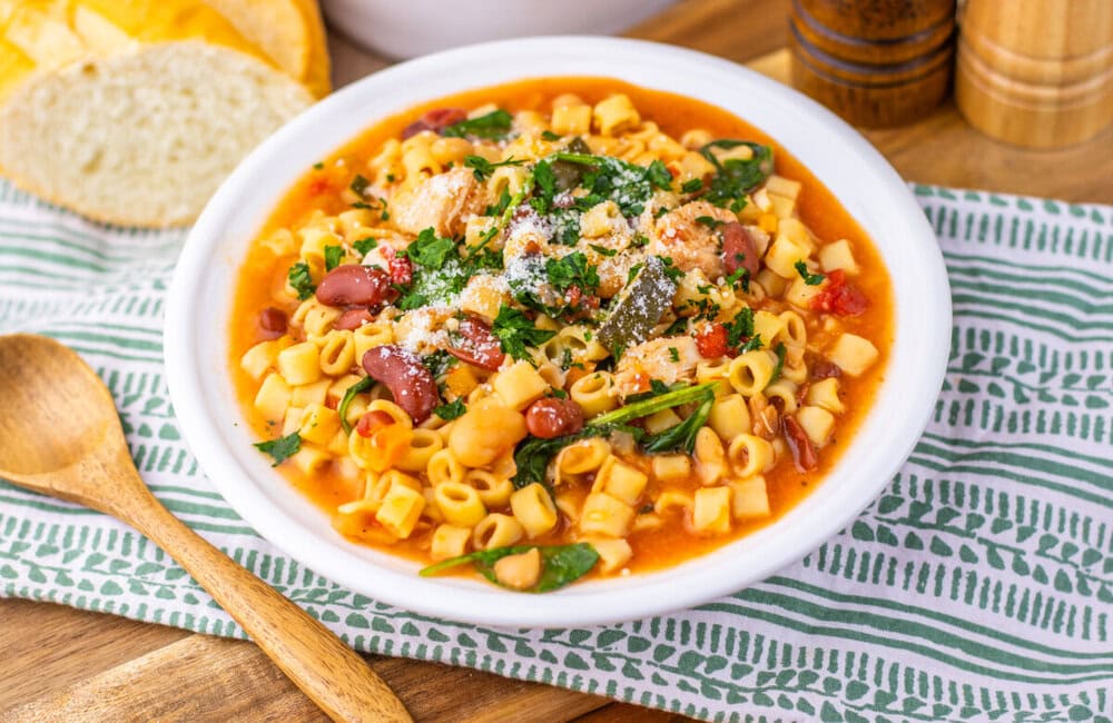 Slow Cooker Chicken Minestrone Soup